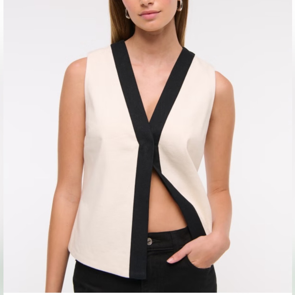 Abercrombie & Fitch Linen Blend Vest in White with Black Trim - Size S